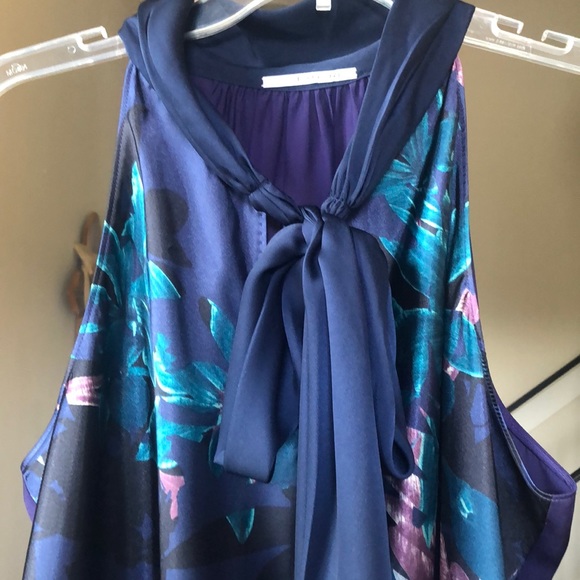 Tahari Blouse - Picture 2 of 4